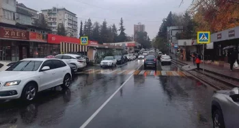 Водитель совершил наезд на несовершеннолетнего пешехода в центральном районе Сочи