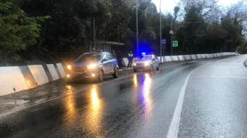 На трассе Джубга-Сочи водитель сбил на трассе 16-летнюю девушку