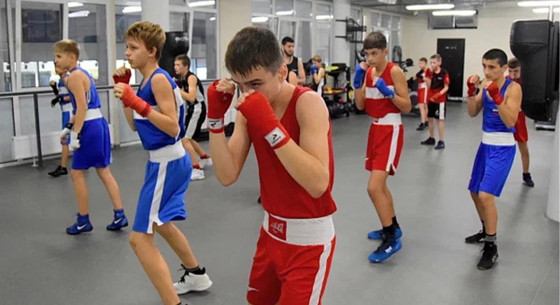 Президент Международной ассоциации бокса встретился с юными сочинскими боксерами