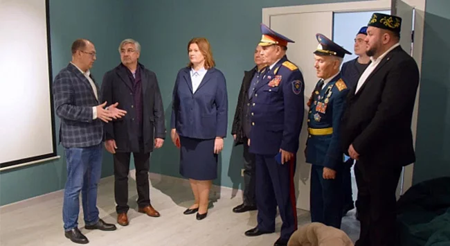 Заместитель премьер-министра республики Татарстан Василь Шайхразиев в Сочи посетил Дом молодежи