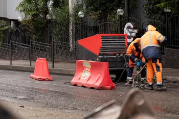 Глава Сочи Алексей Копайгородский осуществил проверку прогресса ремонтных работ на ул. Первомайской.