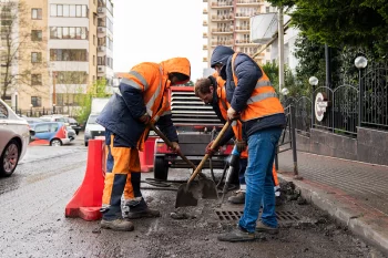 Глава Сочи Алексей Копайгородский осуществил проверку прогресса ремонтных работ на ул. Первомайской.