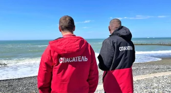 В течение летнего сезона 2023 года на пляжах Сочи безопасность будет поддерживаться 750 матросами-спасателями.